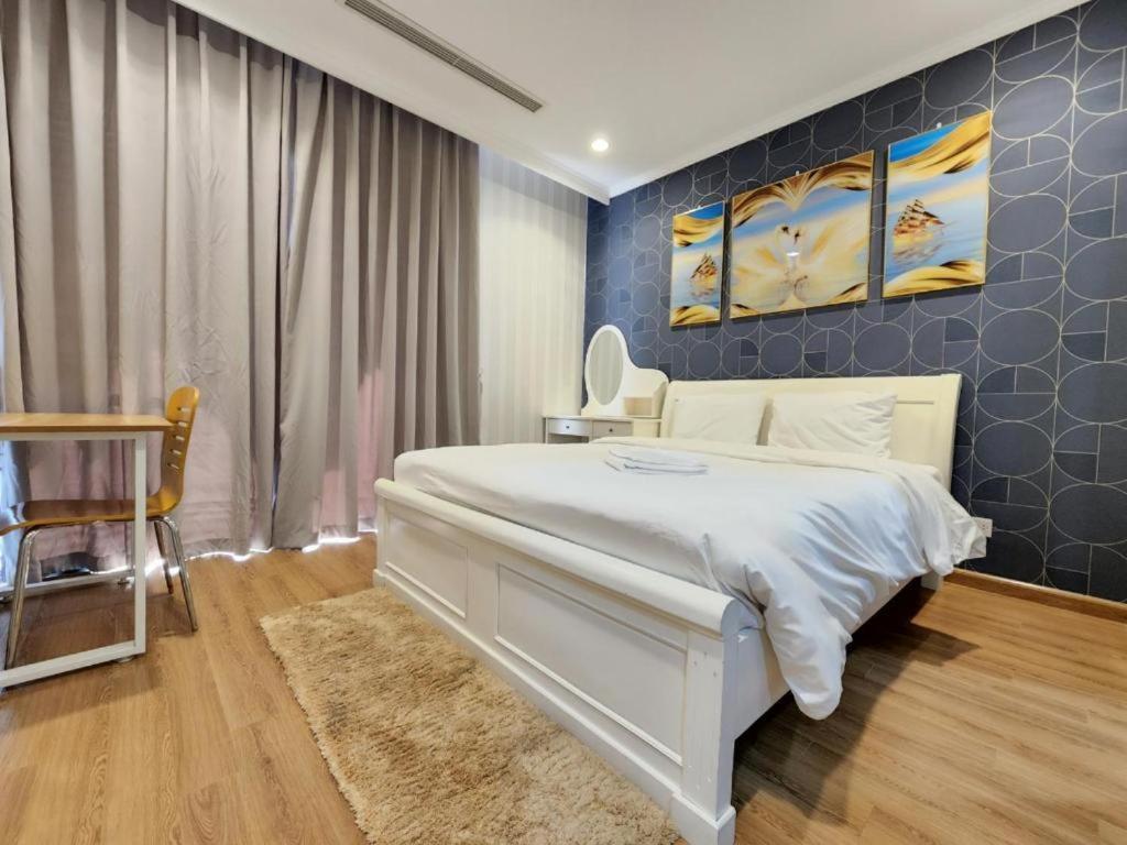 Vinhomes Royal - By Bay Luxury Căn hộ