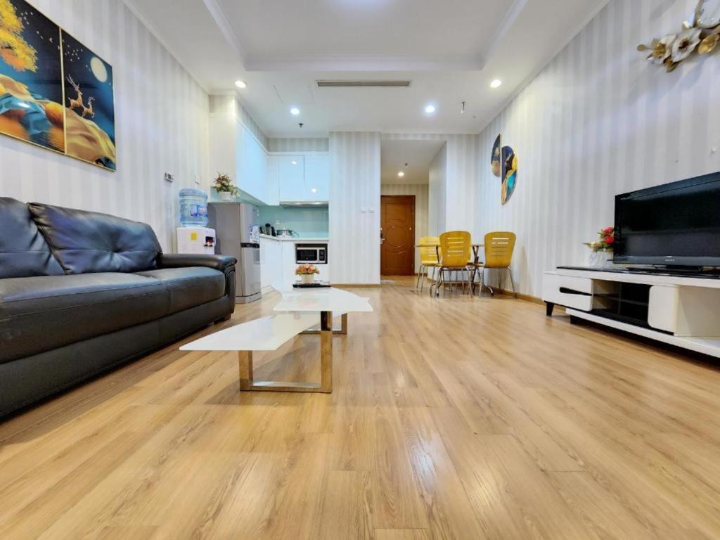 Vinhomes Royal - By Bay Luxury *